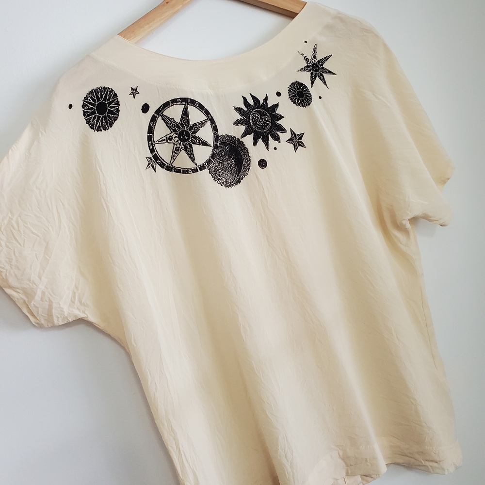 Vintage Laurel 38 By escada 1980 100% Silk Blouse Cream Celestial Sun Moon Stars